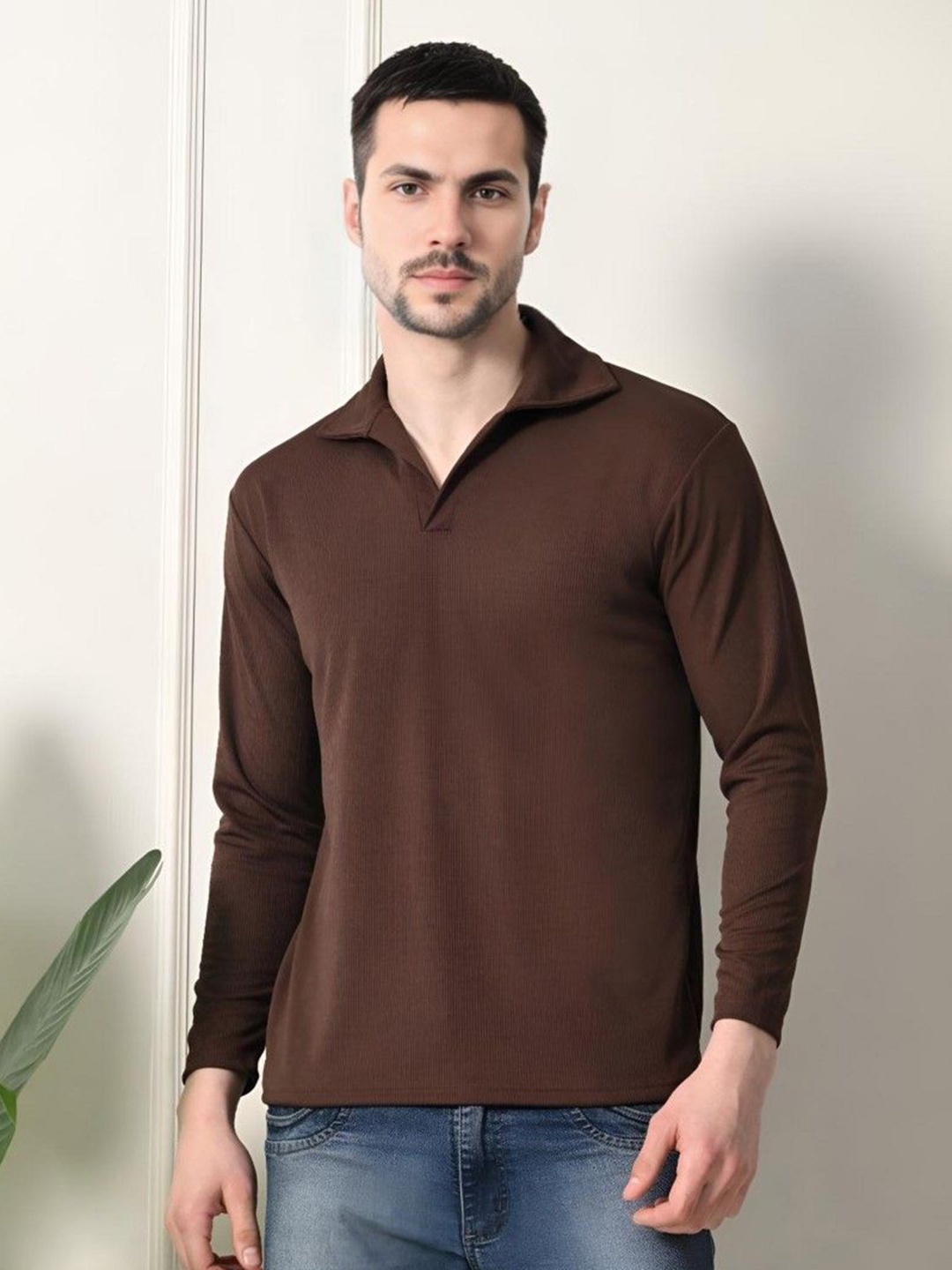 

Genzy Men Solid Polo Collar T-shirt, Brown