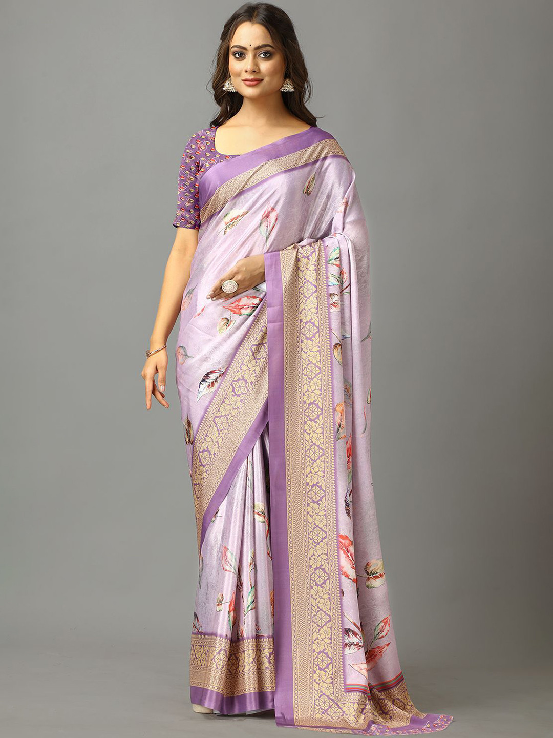 

VIRENDRA TEXTILES Floral Printed Saree, Magenta