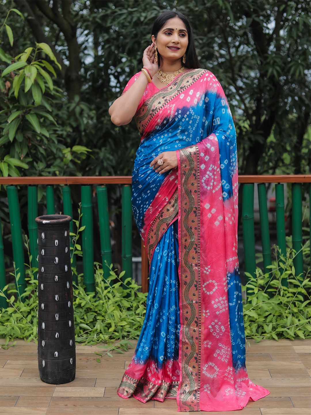 

Vintro Bandhani Printed Zari Bandhani Saree With Unstitched Blouse Piece, Blue