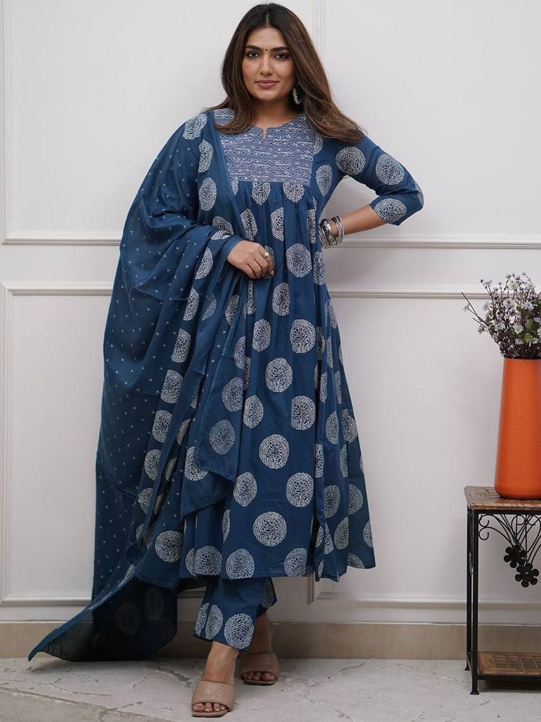 

Bought First Bandhani Printed Notch Neck Empire Thread Work Kurta With Trouser & Dupatta, Blue