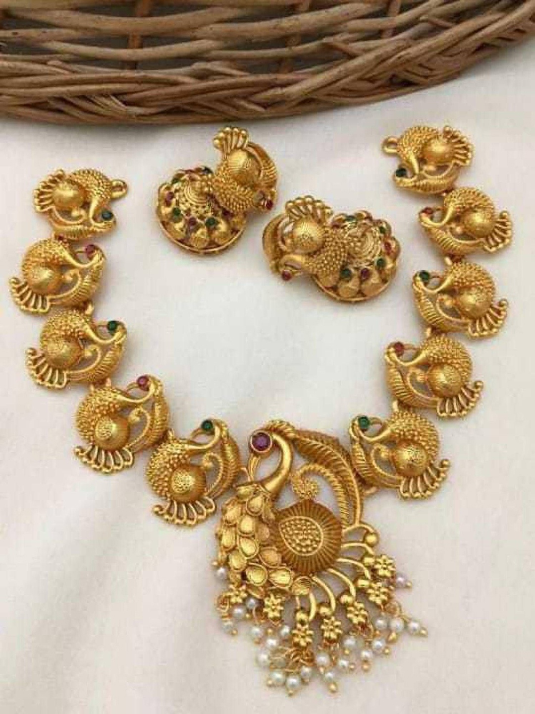 

ROFARWORD Gold-Plated Cubic Zirconia Studded & Beaded Jewellery Set