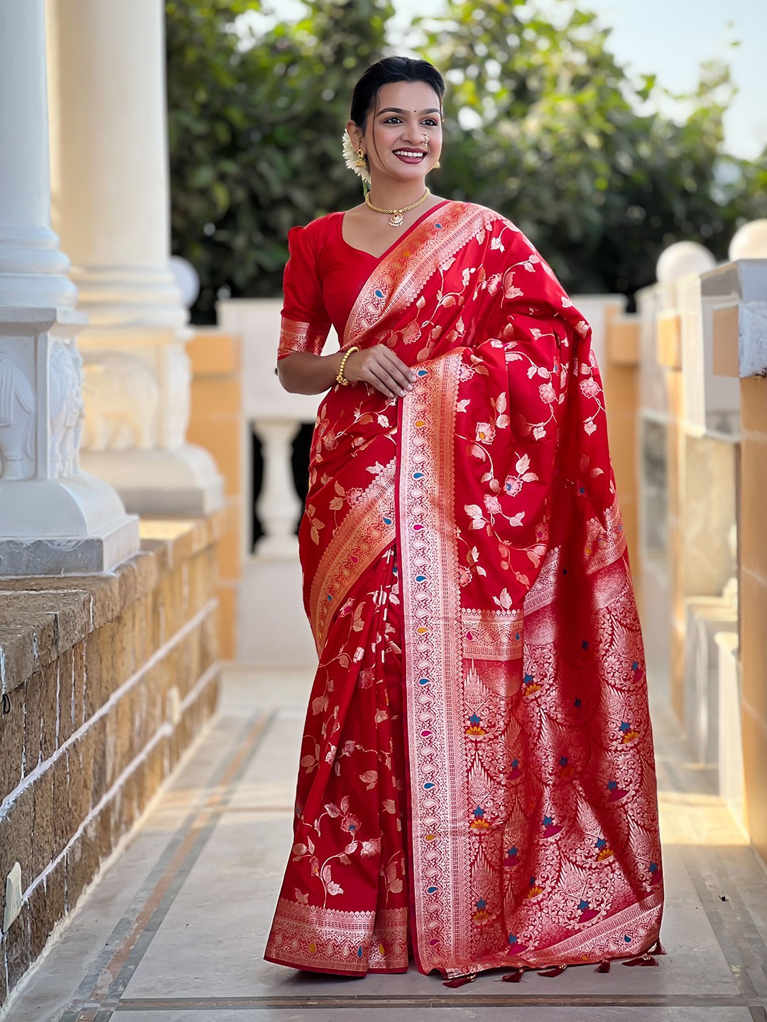 

Divyadham Textiles Woven Design Zari Pure Silk Banarasi Saree, Red