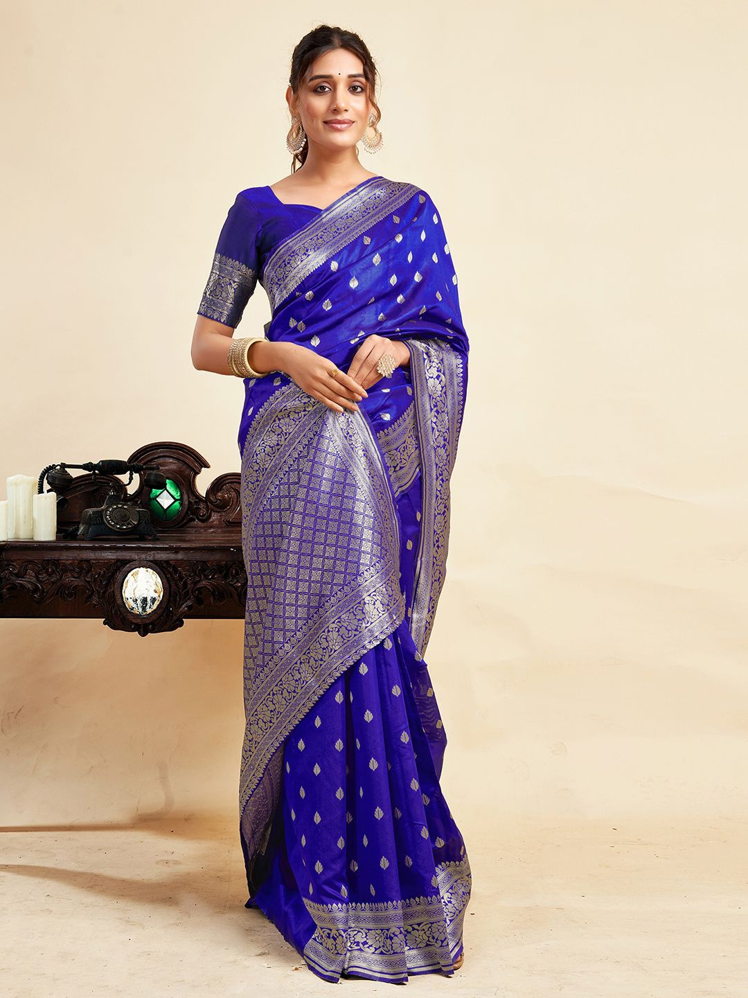 

HERE&NOW Ethnic Motifs Woven Design Kanjeevaram Saree, Navy blue