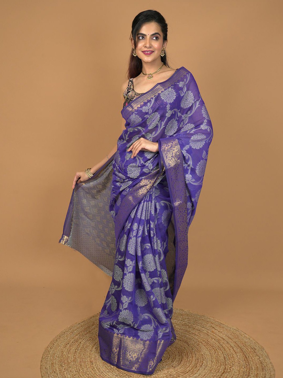 

HELLA FASHIONS Woven Design Zari Saree, Blue
