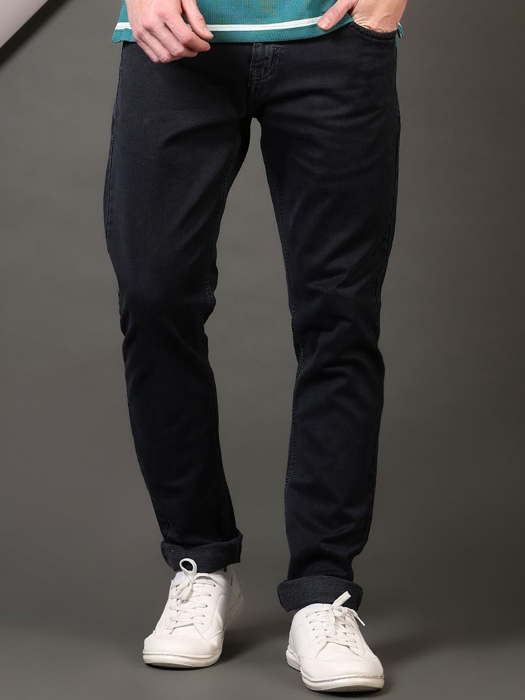 

V-Mart Men Light Fade Jeans, Blue