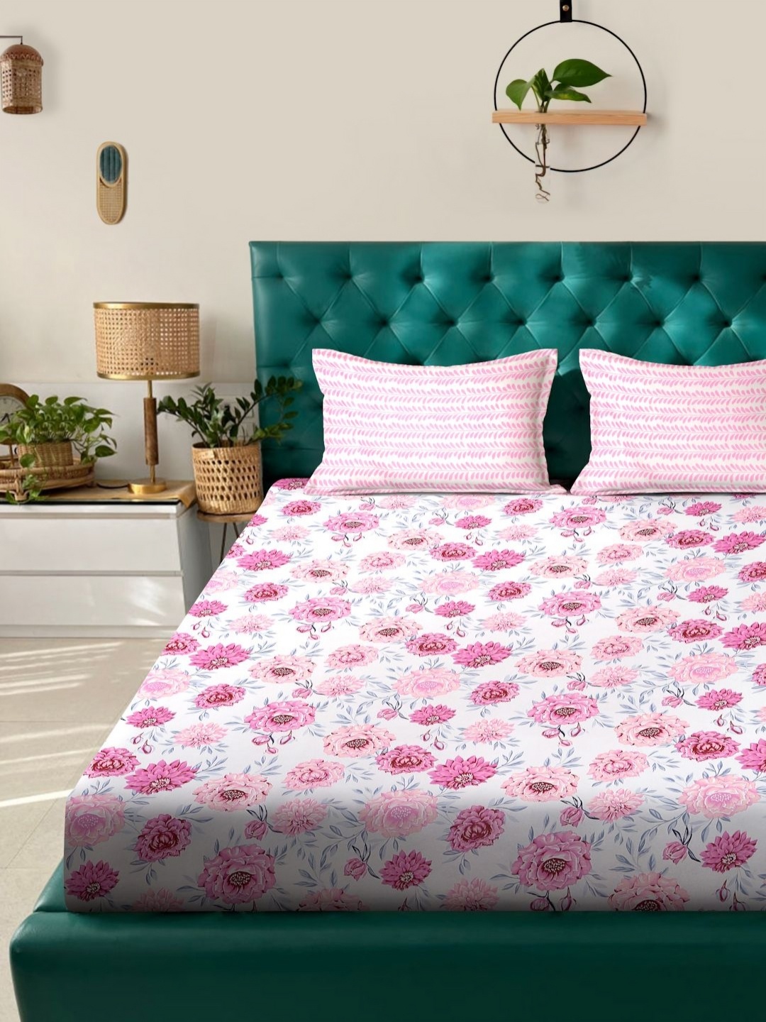 

KLOTTHE Pink & White Floral Printed Fitted 300 TC King Bedsheet With 2 Pillow Cover