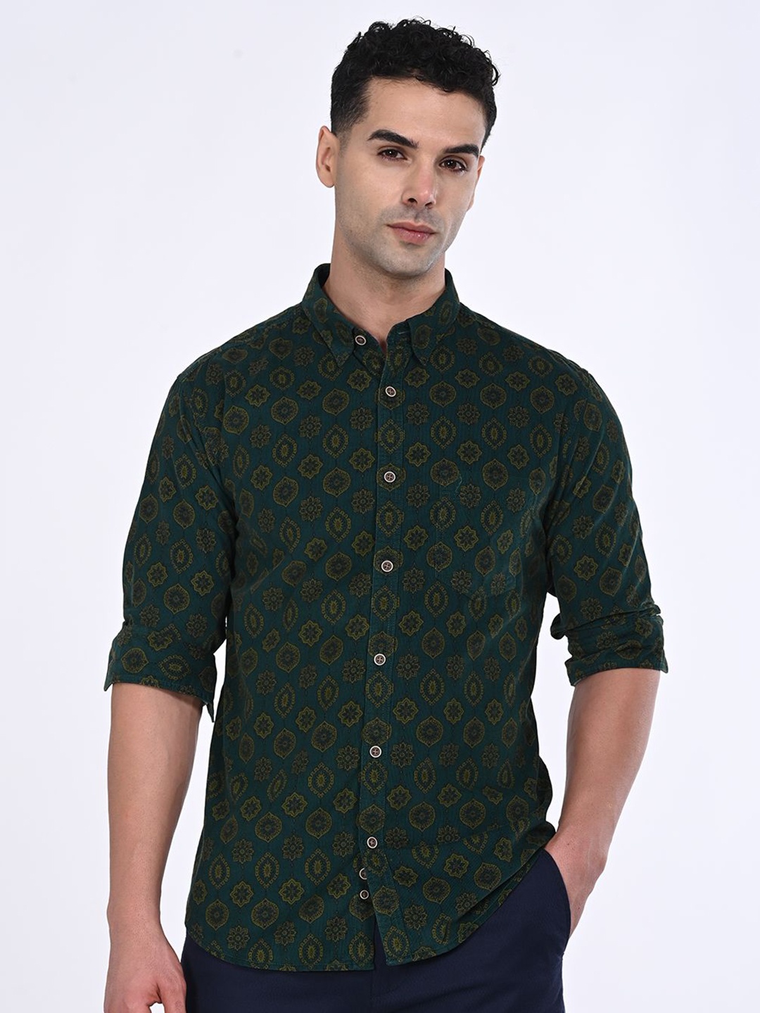 

Indian Terrain Men Classic Slim Fit Floral Opaque Printed Casual Shirt, Yellow