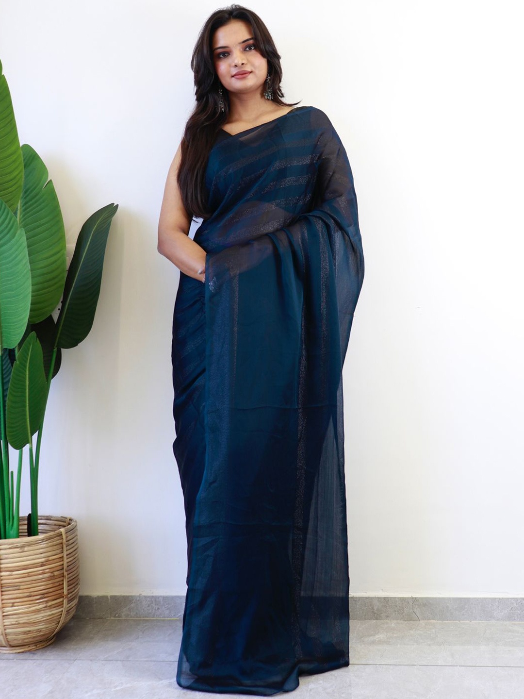 

DIVASTRI Striped Zari Ready to Wear Saree, Teal
