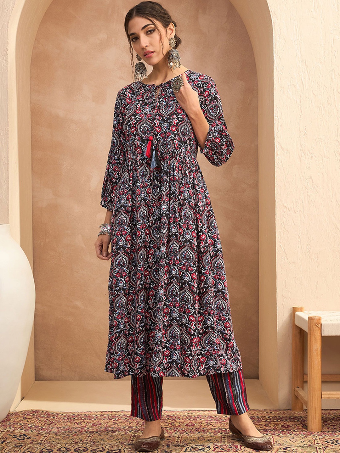 

Shae by SASSAFRAS Floral Printed Anarkali Kurta with Trousers, Black