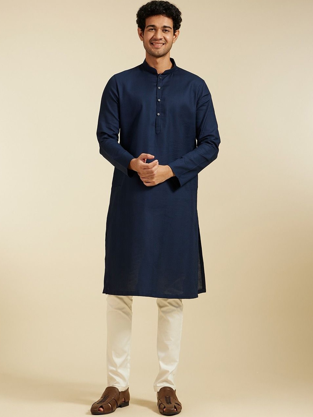 

Diwas by Manyavar Geometric Woven Design Mandarin Collar Cotton Straight Kurta & Trousers, Blue