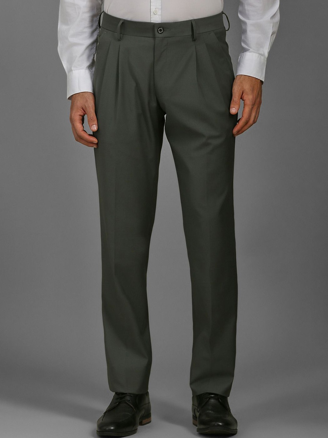 

Louis Philippe Men Pleated Trousers, Olive
