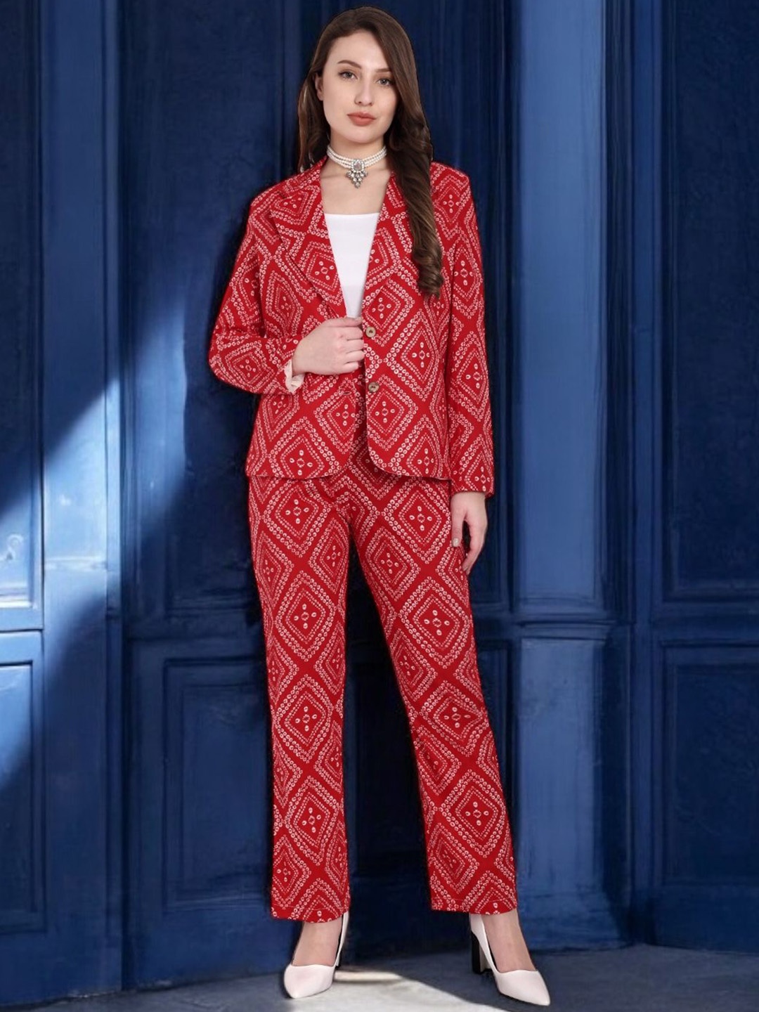 

The BANJARA TRAIL Bandhani Printed Notched Lapel Collar Pure Cotton Single Breasted Blazer, Red