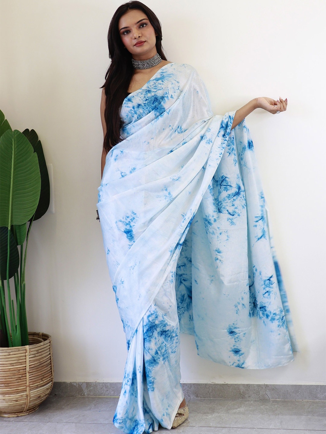 

DIVASTRI Tie and Dye Ready to Wear Saree, Blue