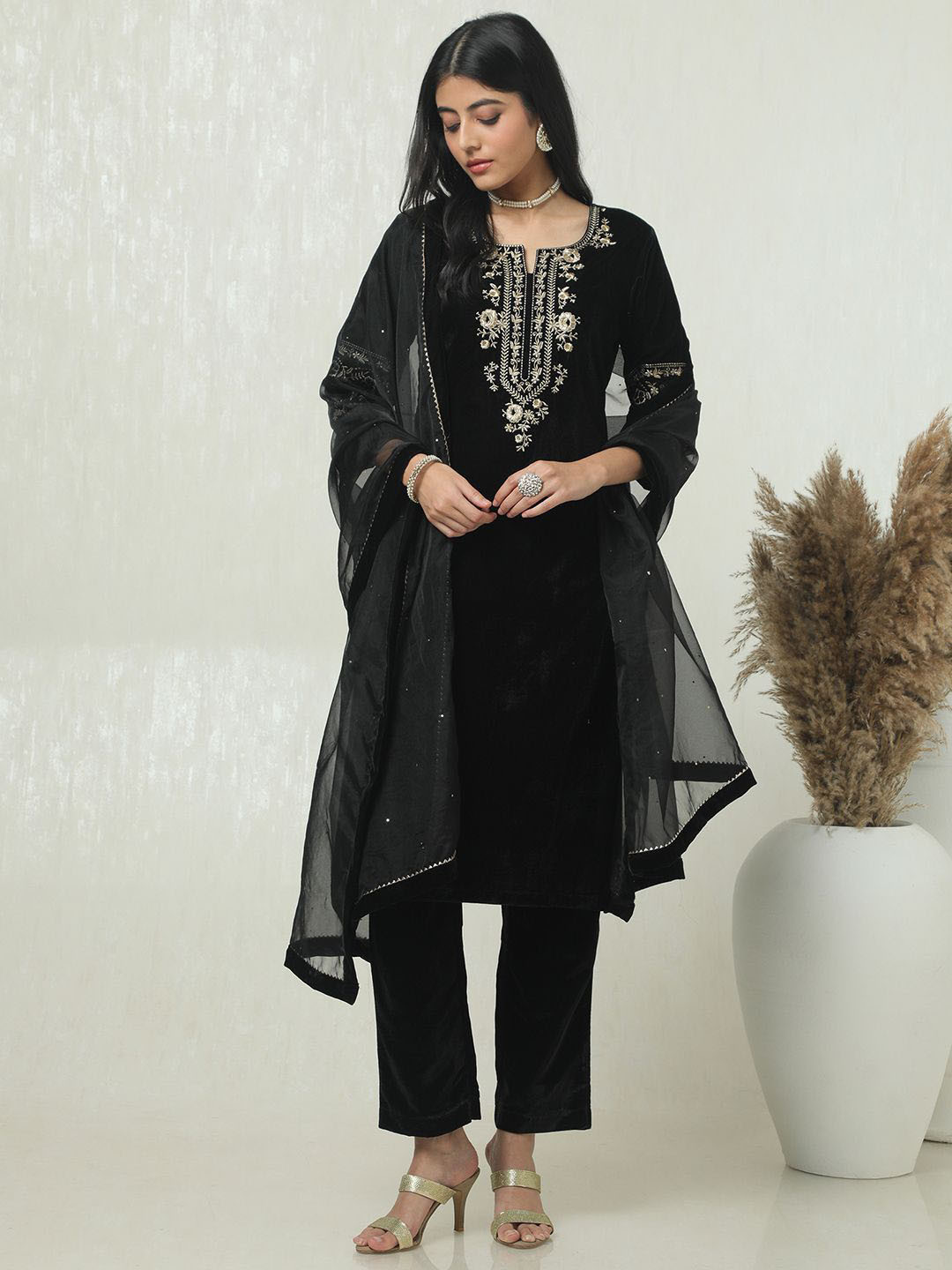 

Soch Floral Yoke Design Notch Neck Thread Work Velvet Kurta With Trousers & Dupatta, Black