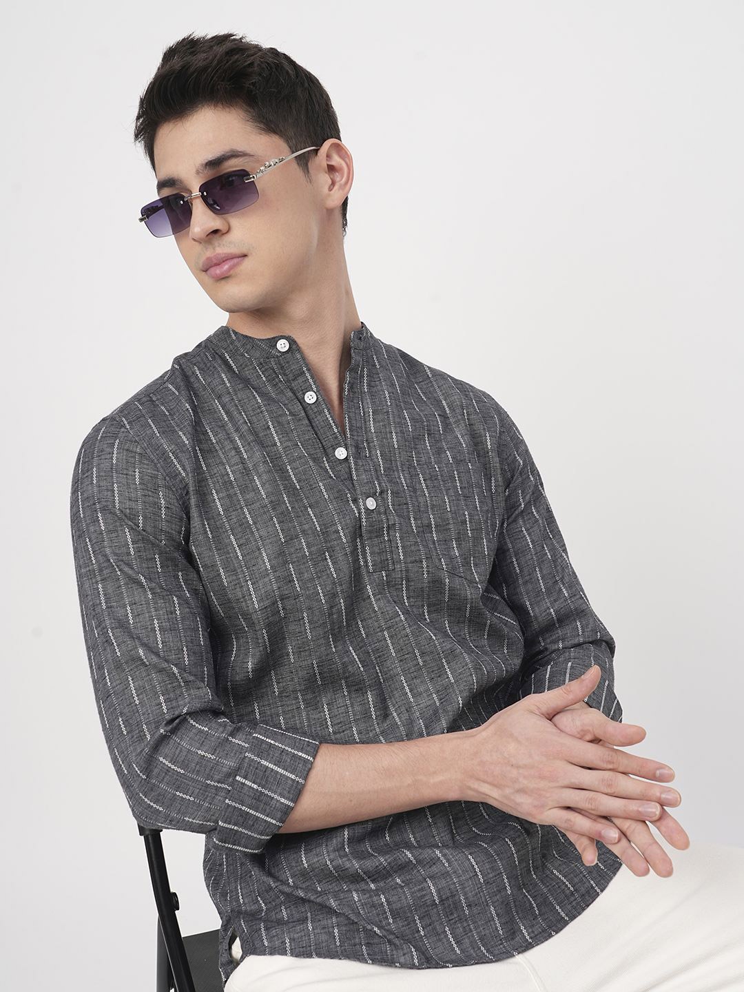 

VASTRADO Voguish Striped Dobby Cotton Kurta, Grey