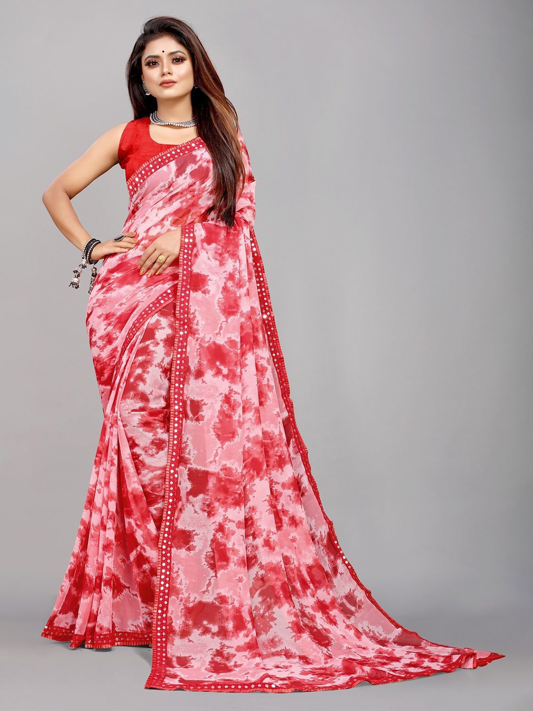 

Moda Rapido Sequinned Pure Georgette Block Print Saree, Red