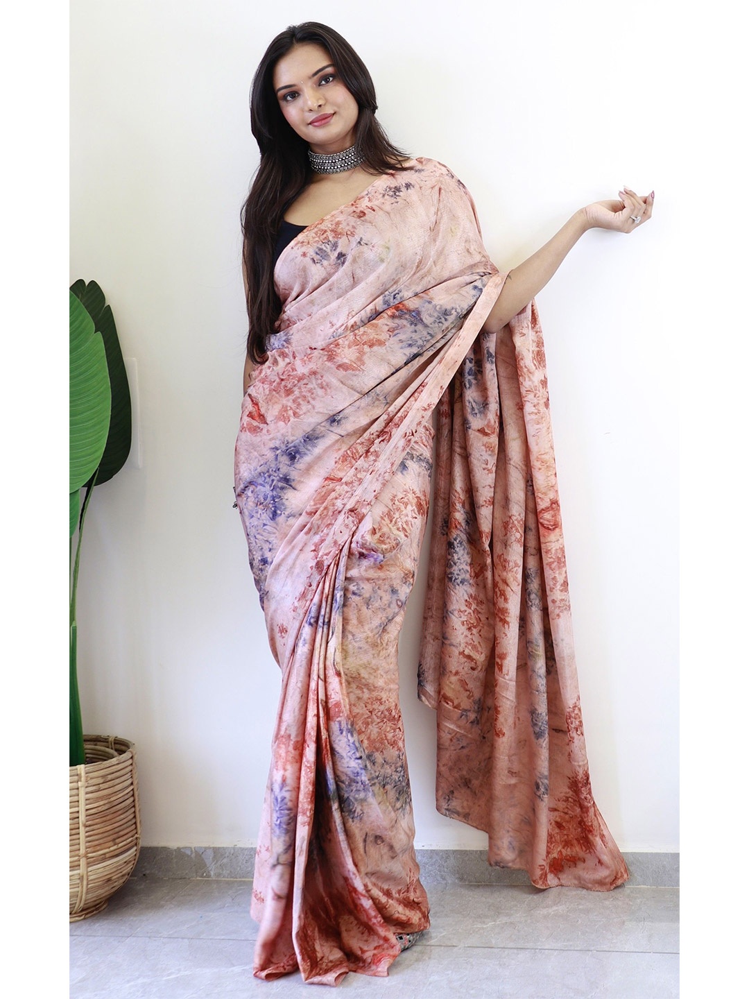 

DIVASTRI Printed No Border Saree, Peach