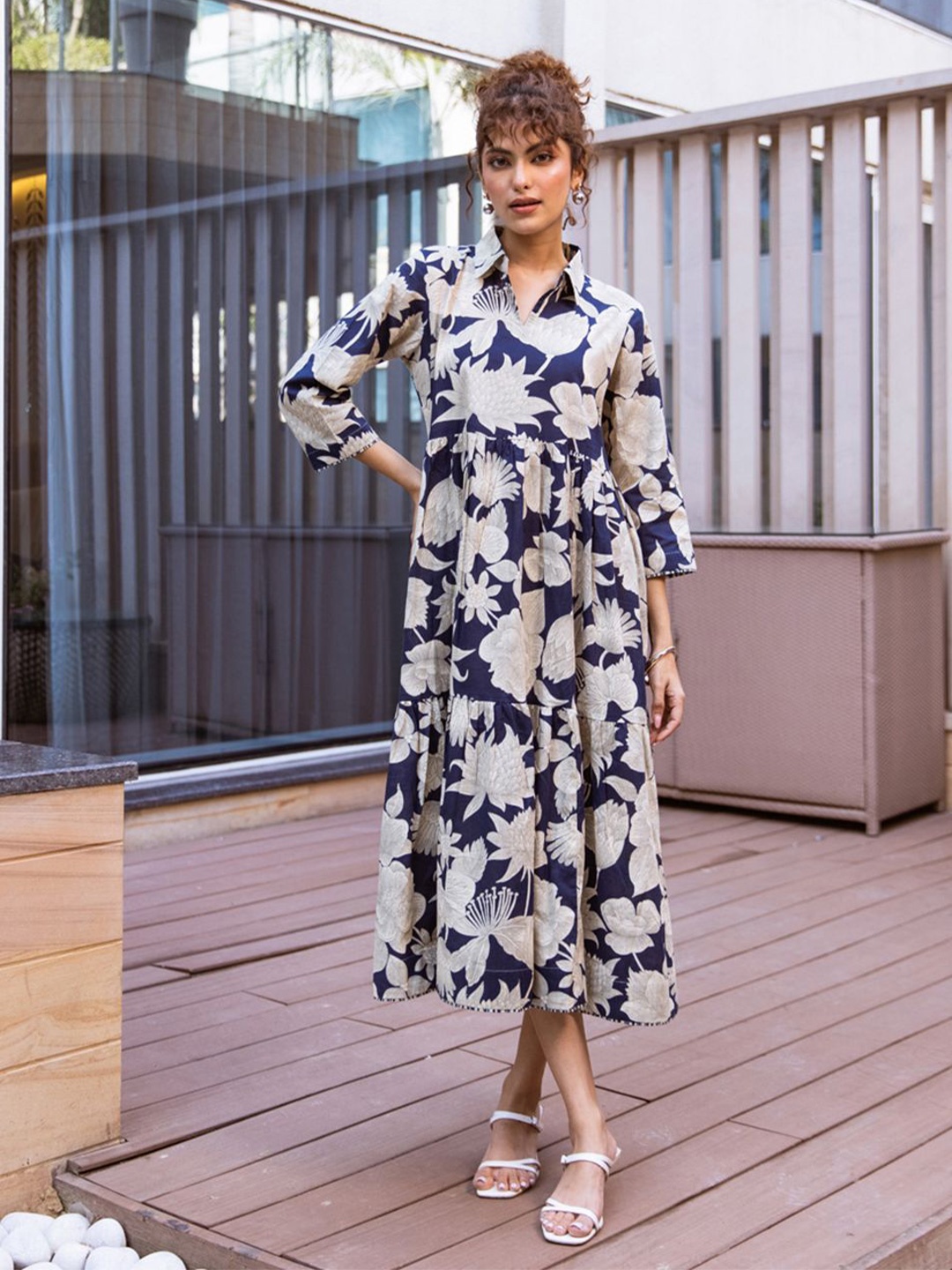 

ARAVALII Floral Printed Fit & Flare Midi Dress, Navy blue