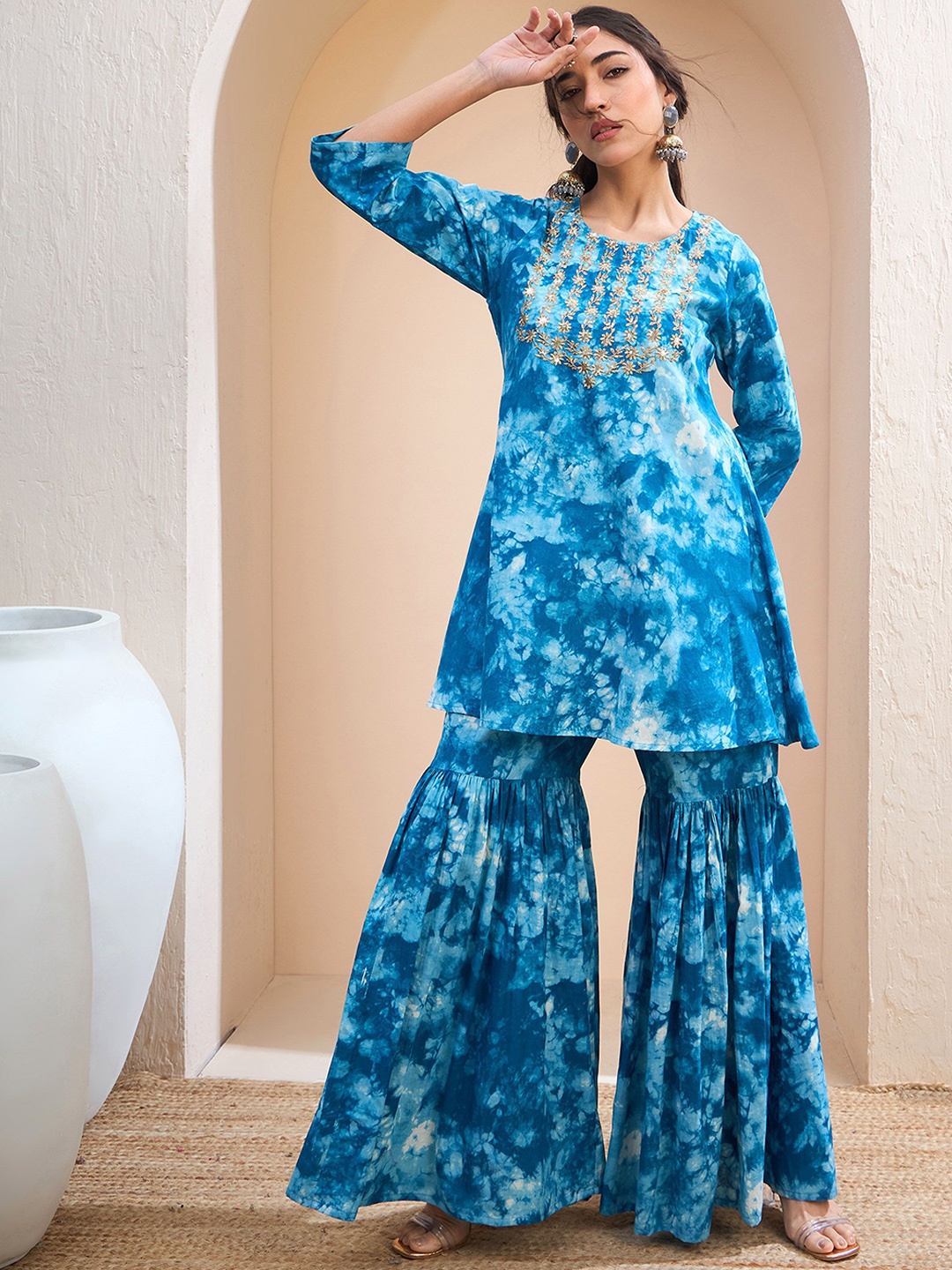 

Shae by SASSAFRAS Tie & Dye Printed Pure Cotton Straight Kurti with Sharara, Blue
