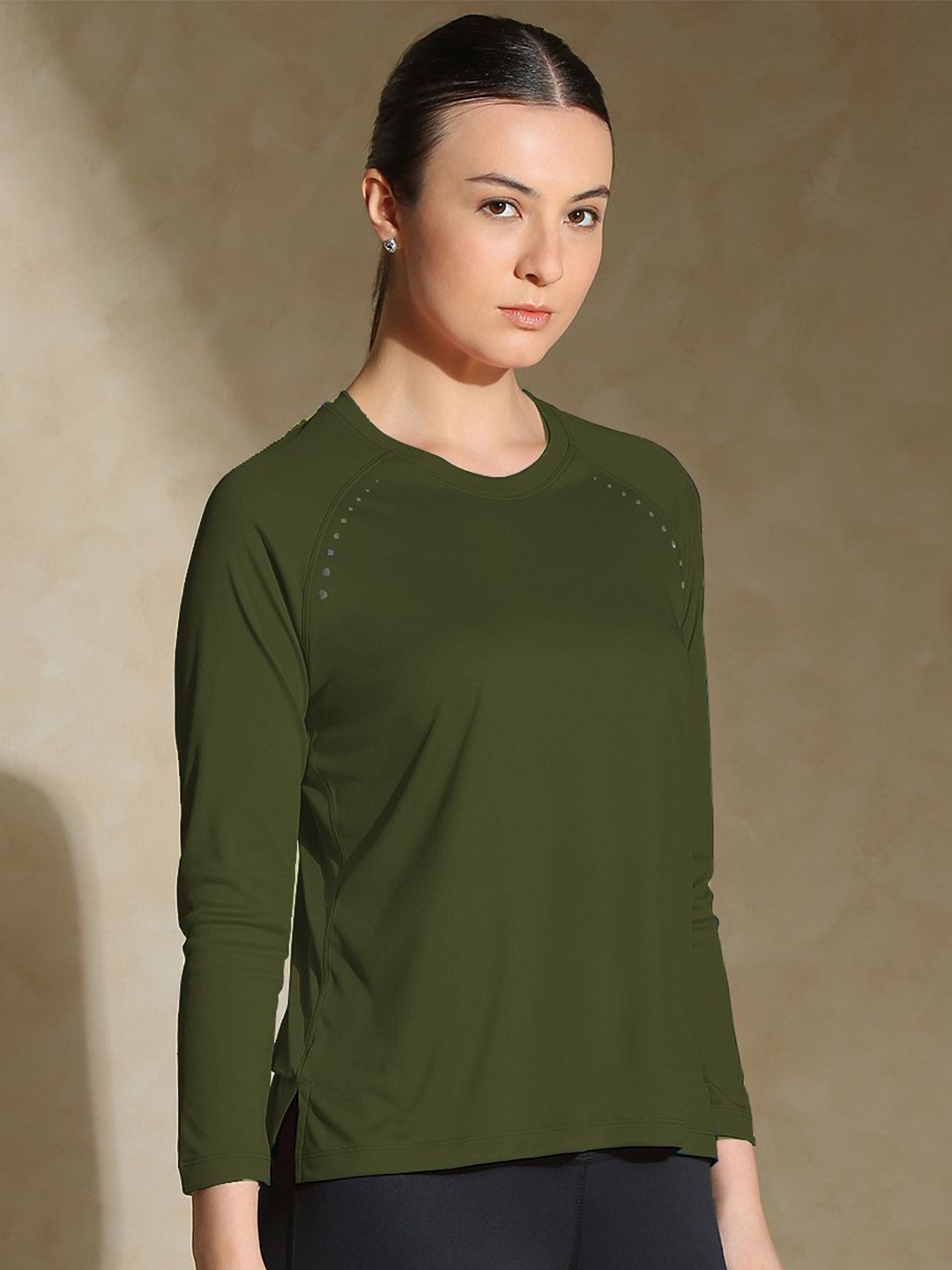 

Silvertraq Women Anti Odour Solid Round Neck T-shirt, Olive