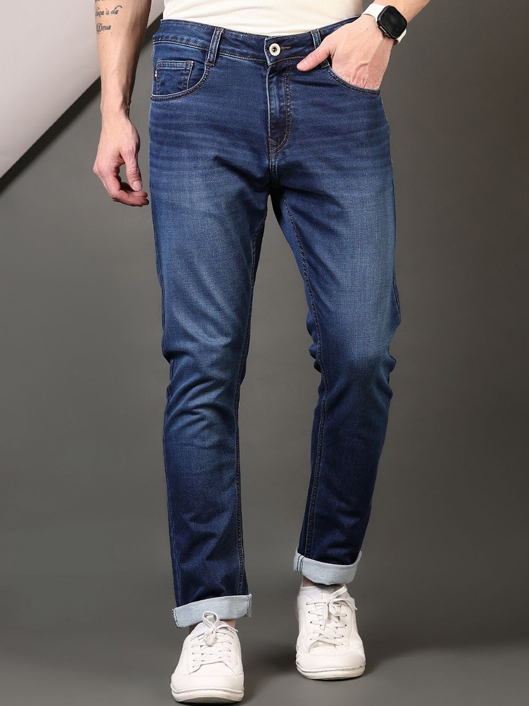 

V-Mart Men Light Fade Jeans, Blue