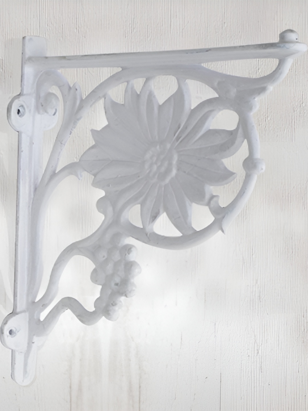 

Indianshelf White Floral Shaped Wall Hanging Plant Holder Aluminum Bracket