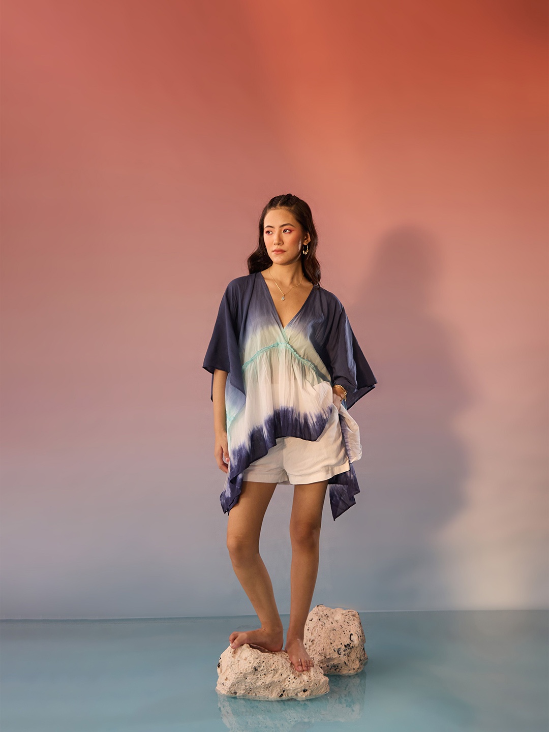 

Western Era Women Tie and Dye Kimono Sleeves Kaftan Top, White
