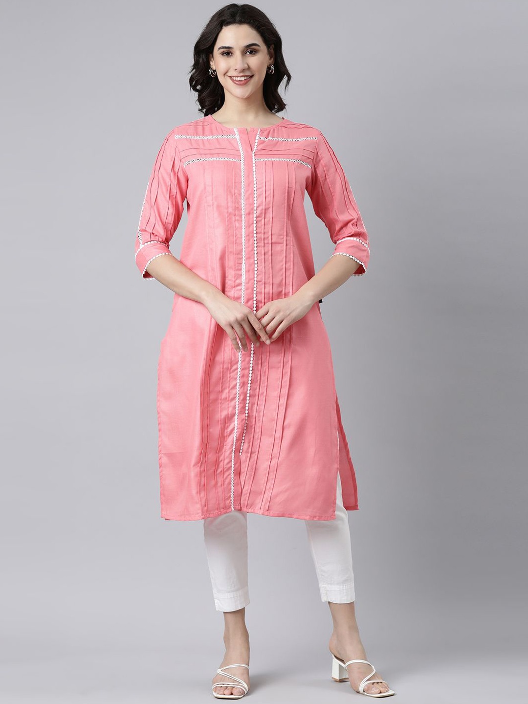 

Samhitas Notch Neck Pleated Straight Pure Cotton Kurta, Pink