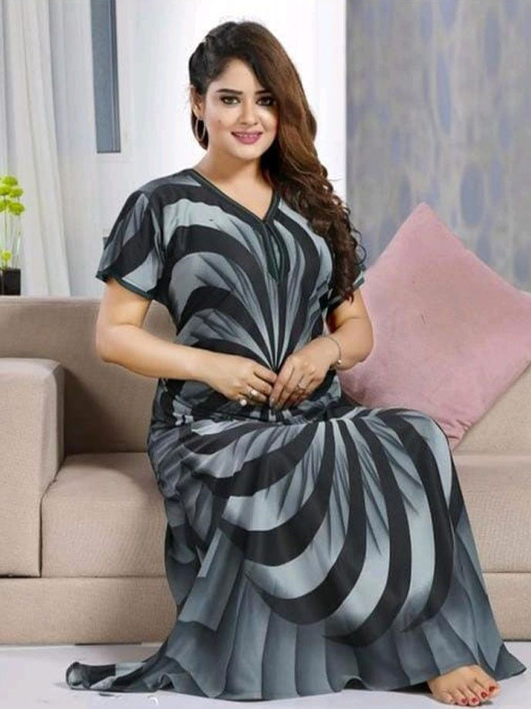

PR PINK ROYAL Printed Maxi Nightdress, Black