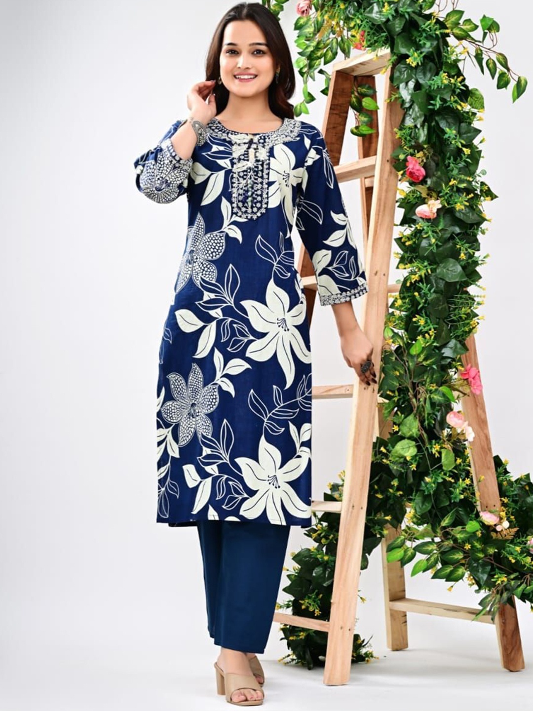 

FCV Floral Printed Round Neck Thread Work Straight Kurta With Trouser, Blue