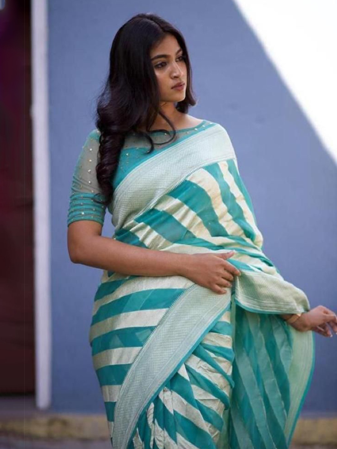 

JULEE Woven Design Striped Zari Pure Silk Saree, Turquoise blue