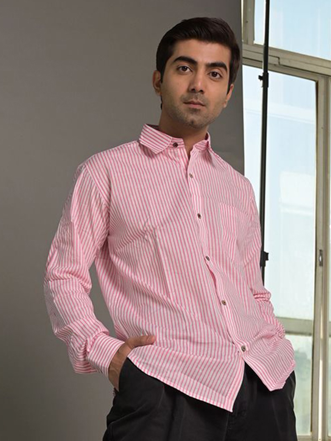 

The Ethnic Label Men Classic Slim Fit Opaque Printed Casual Shirt, White