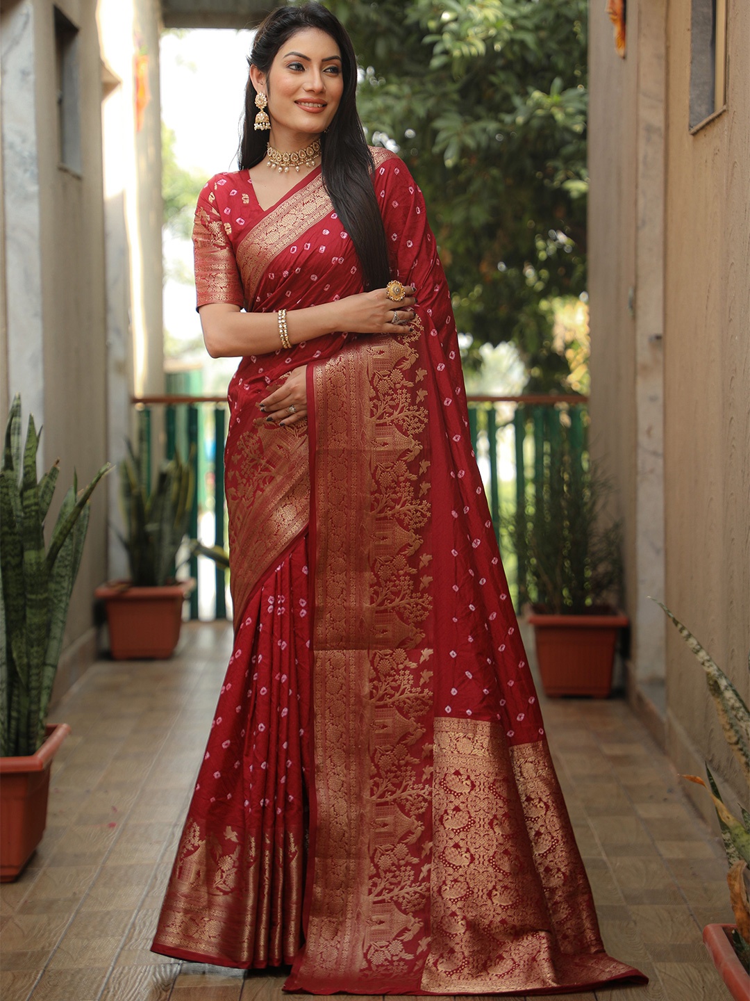 

Vintro Bandhani Printed Woven Design Bordered Zari Kanjeevaram Saree, Red