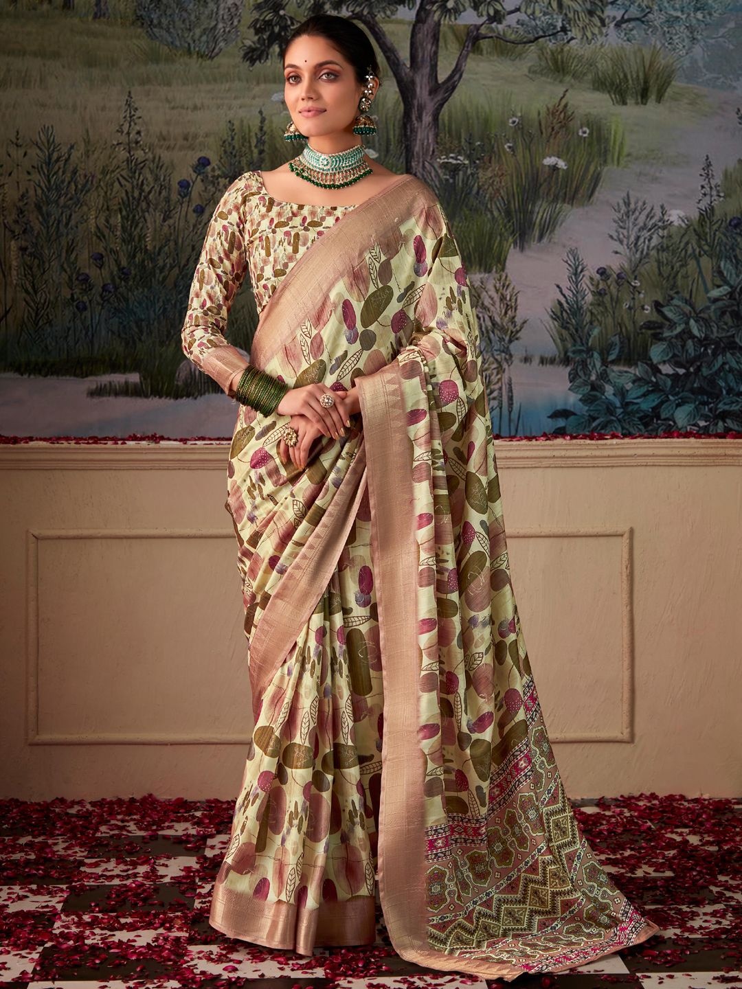 

DIVASTRI Zari Printed Tussar Saree, Cream
