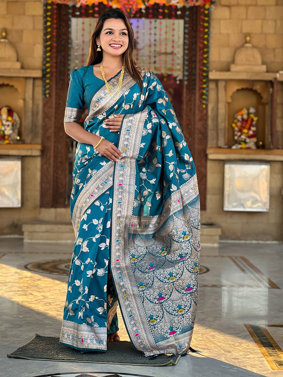 

Divyadham Textiles Woven Design Zari Banarasi Saree, Blue
