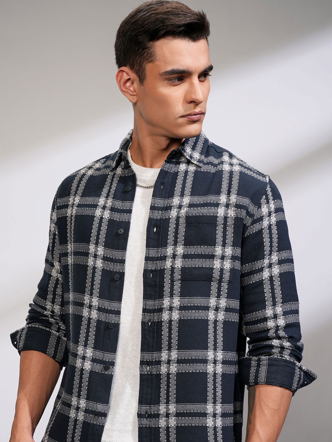 

HIGHLANDER Men Dobby Textured Checked Relaxed Shirt, Navy blue