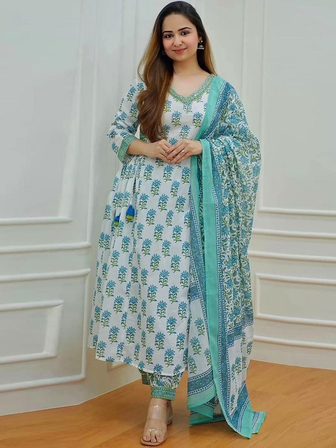

Moda Rapido Women Ethnic Motifs Printed Regular Kurta with Trousers & With Dupatta, White