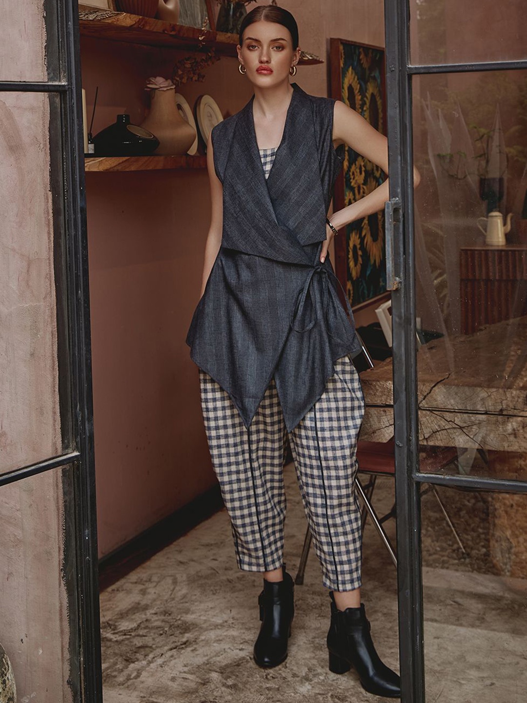 

HOUSE OF FETT Checked Shoulder Strap Linen Top And Trouser With Jacket, Grey