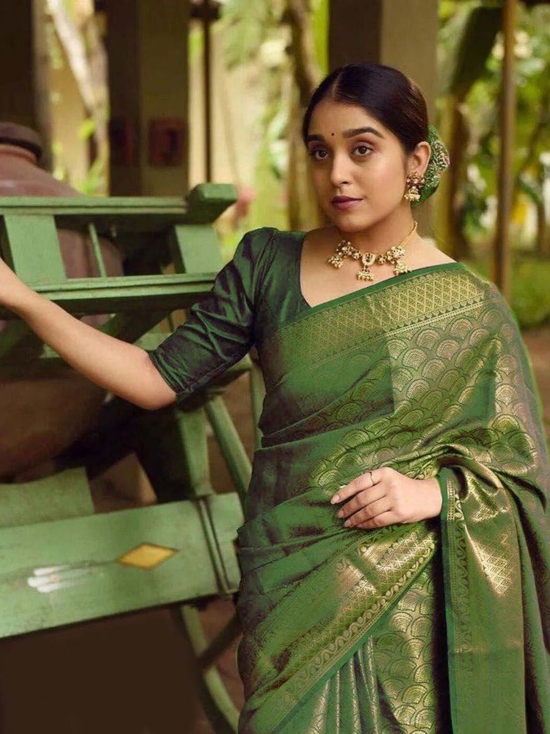 

JULEE Woven Design Zari Pure Silk Banarasi Saree, Olive