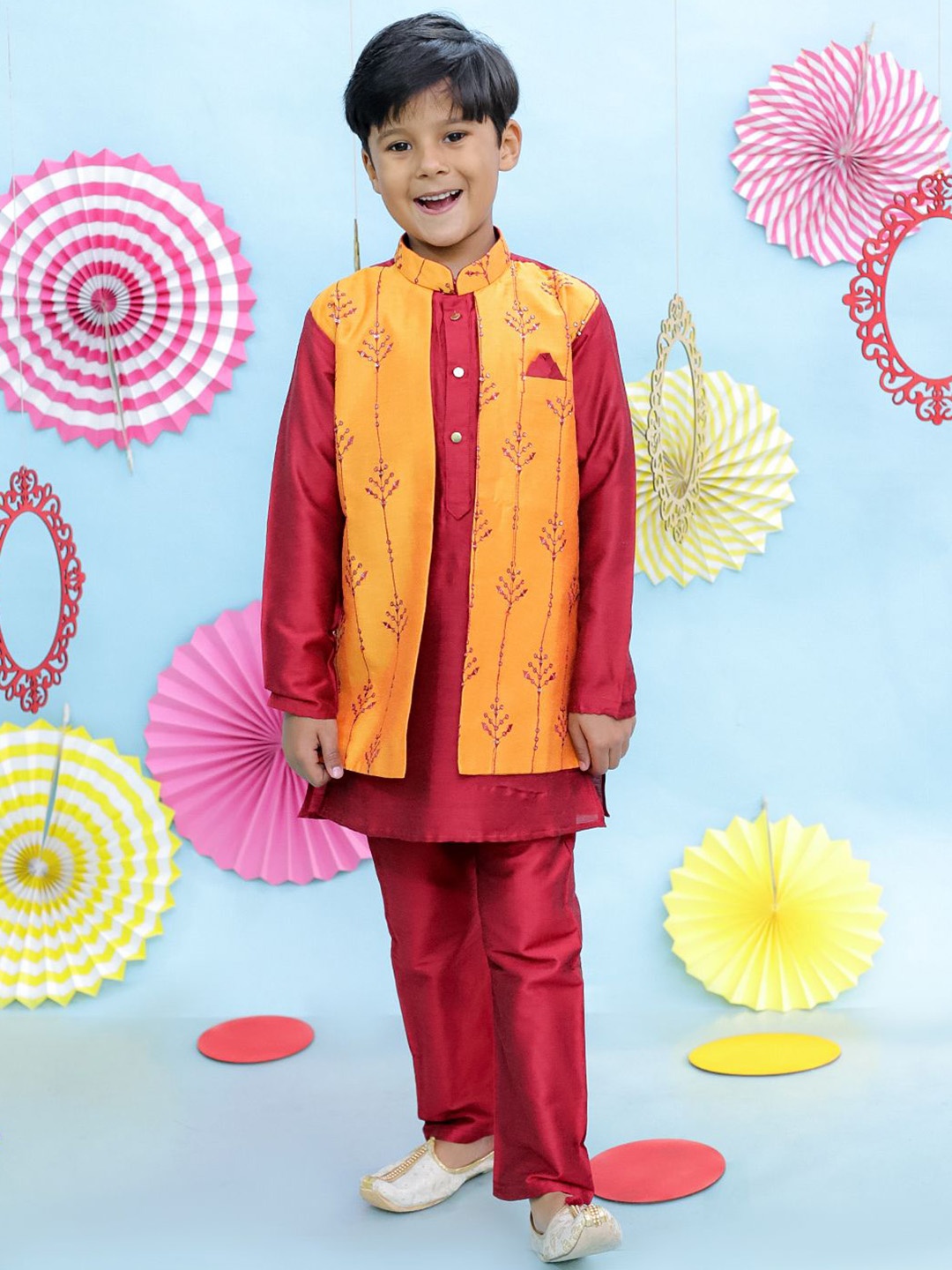 

KID1 Boys Sequinned Mandarin Collar Kurta With Pyjamas, Red