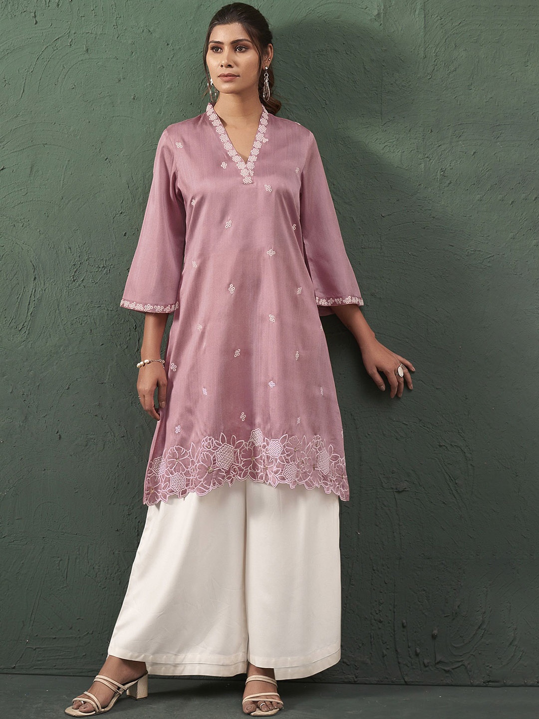 

Anouk Floral Embroidered V-Neck Pure Cotton A-Line Kurta, Pink