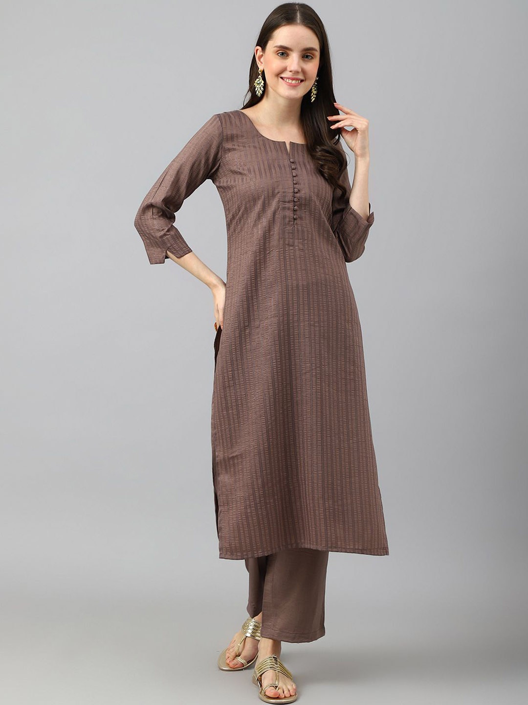 

DIVASTRI Striped Notch Neck Kurta With Trouser, Brown