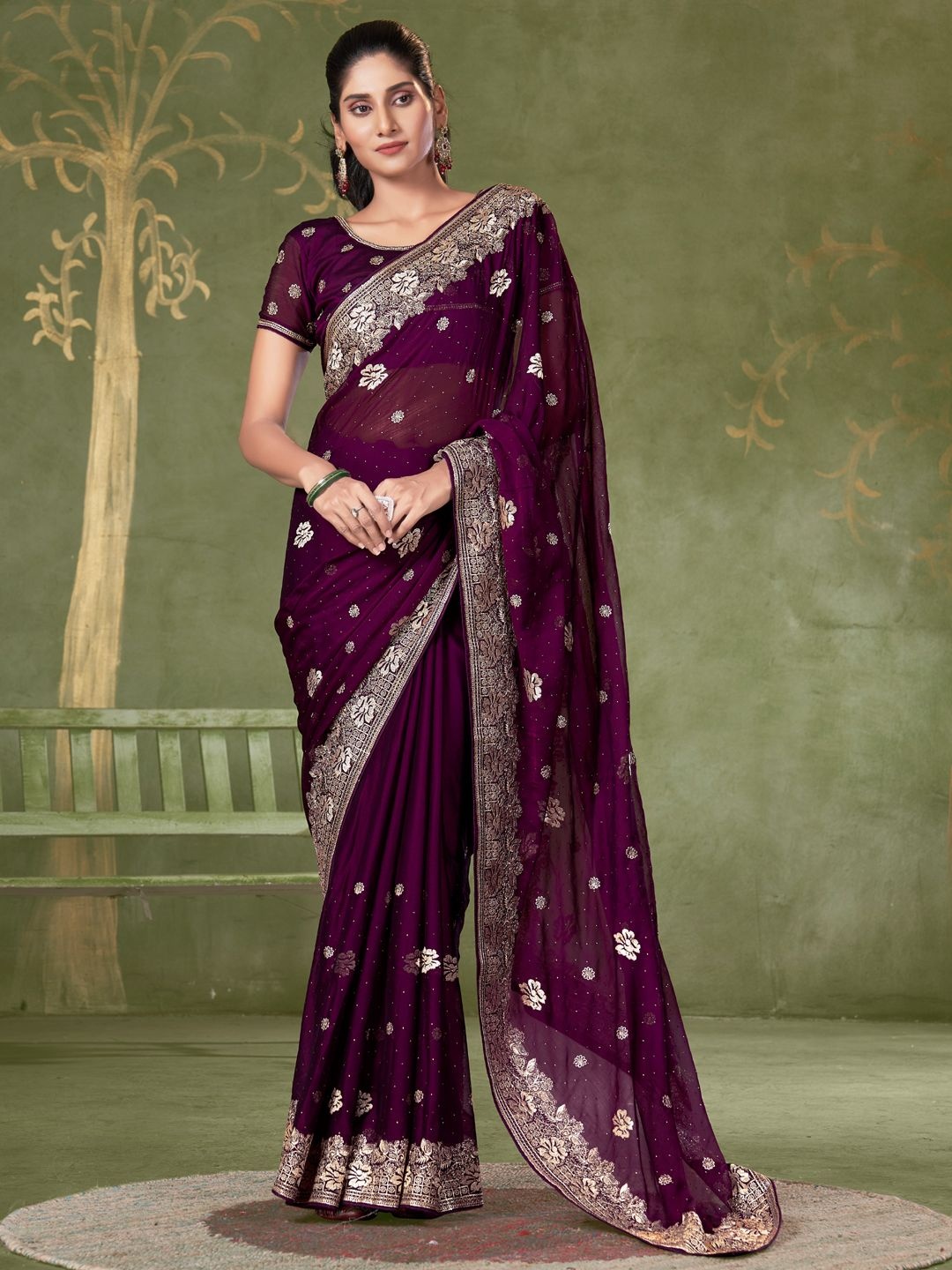 

DIVASTRI Embellished Embroidered Poly Chiffon Saree, Purple