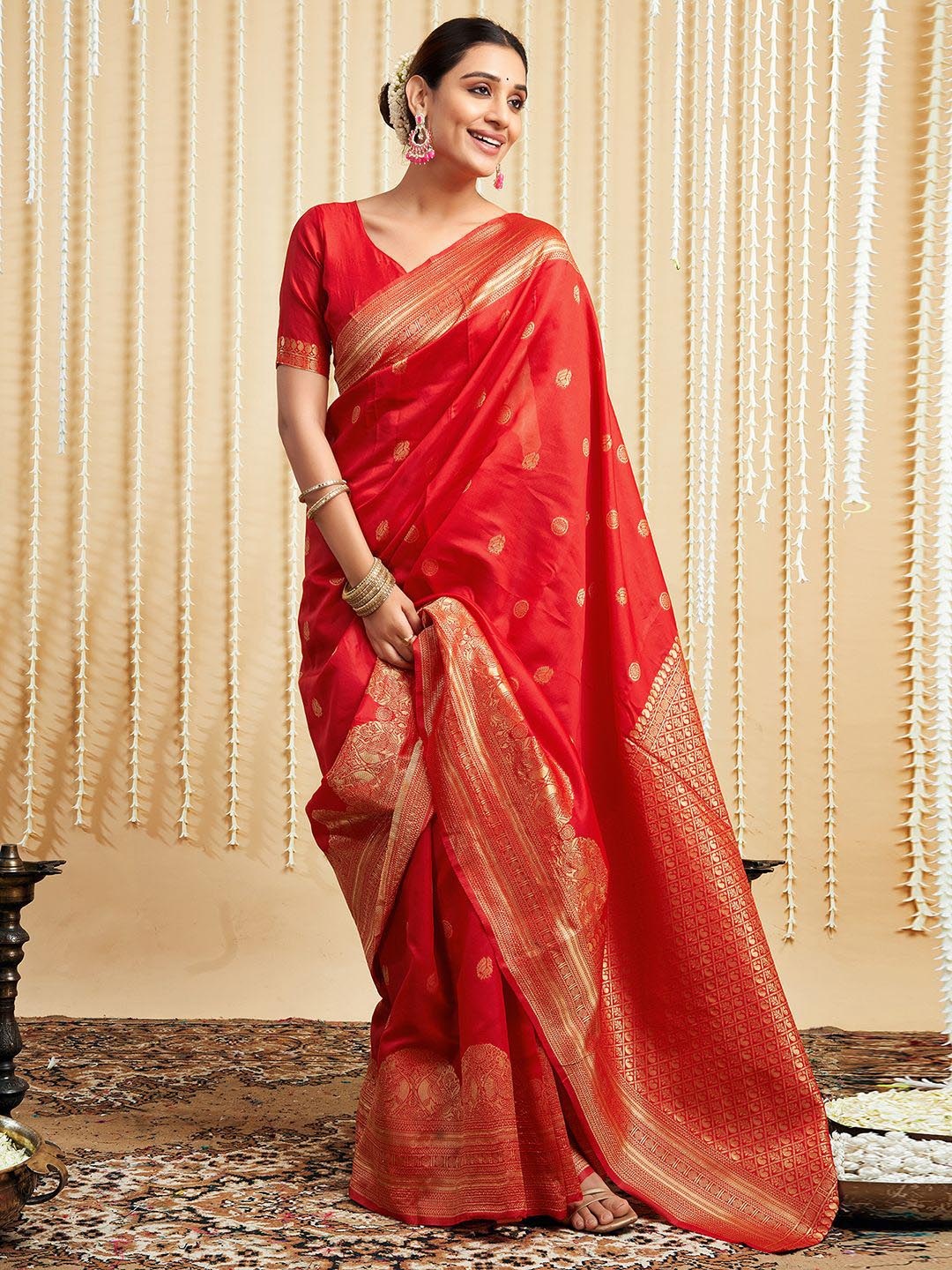 

HERE&NOW Ethnic Motifs Woven Design Zari Kanjeevaram Saree, Red