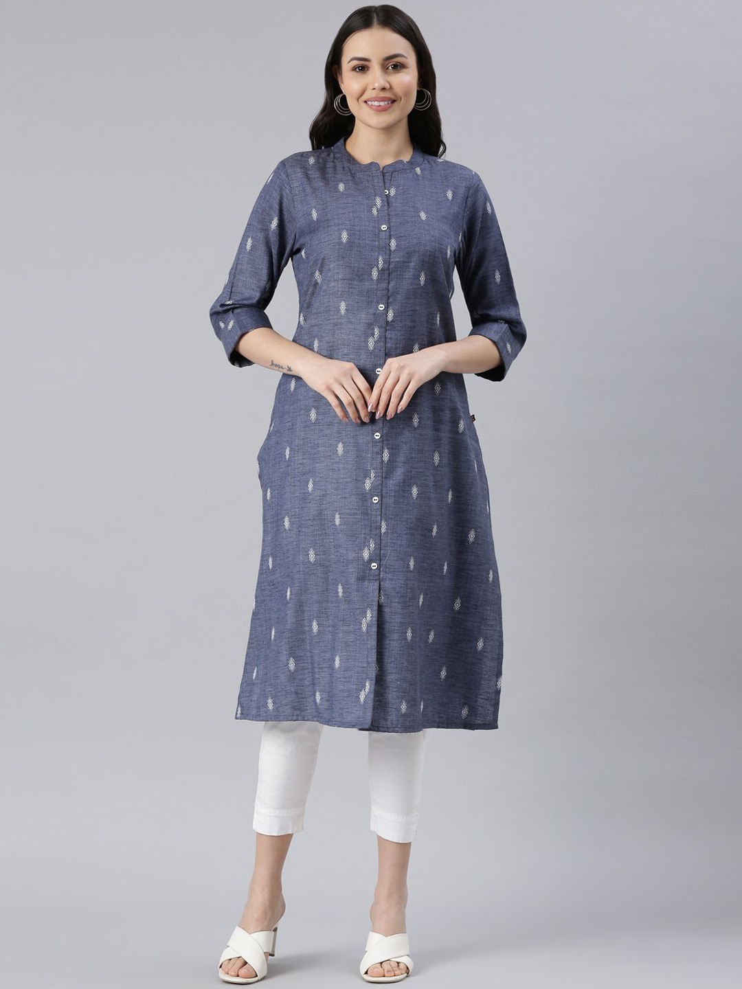 

Samhitas Geometric Printed Mandarin Collar Cotton Straight Kurta, Navy blue