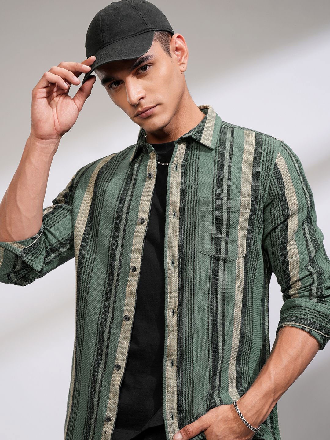 

HIGHLANDER Men Slim Fit Opaque Striped Casual Shirt, Sea green