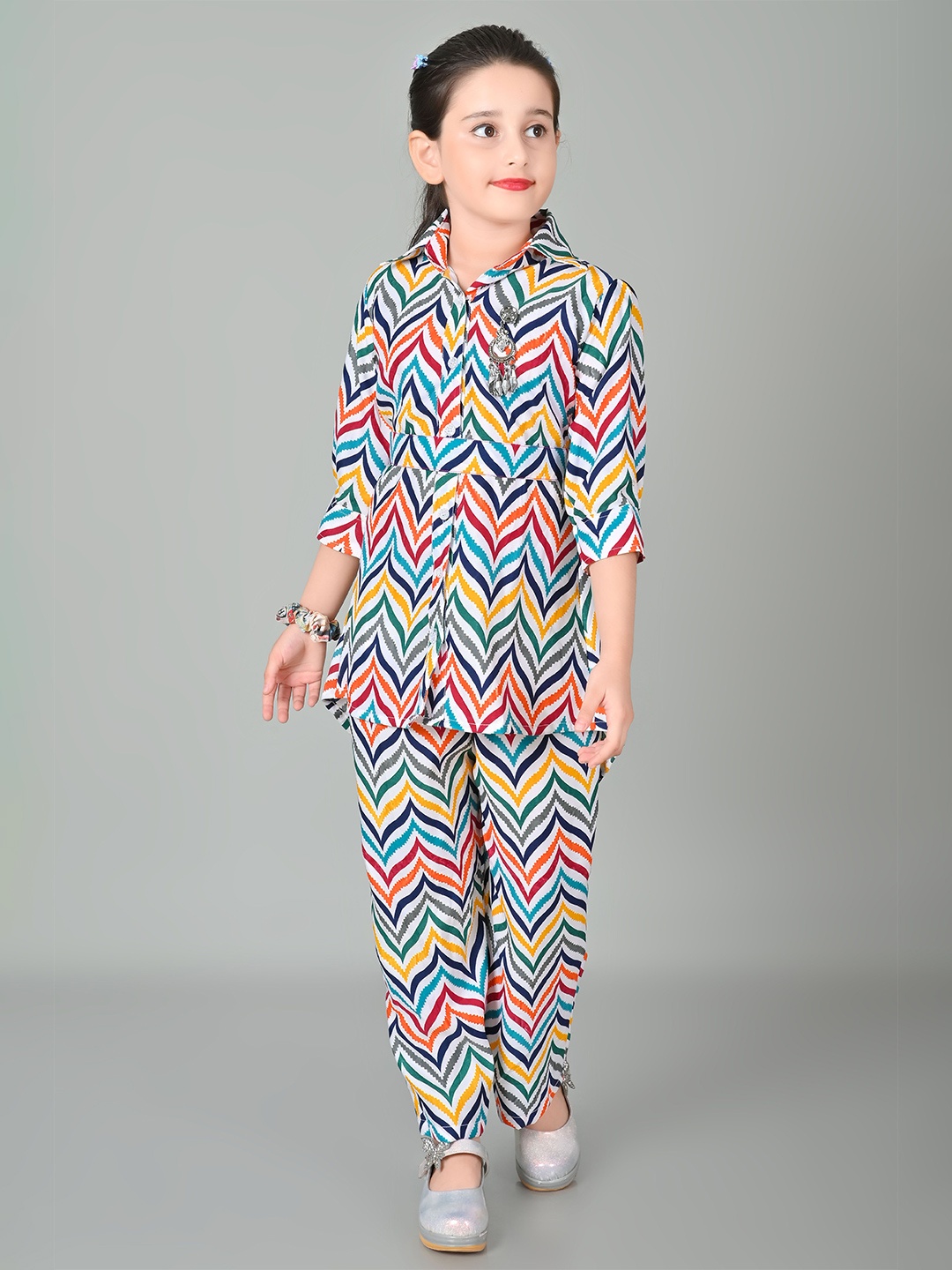 

BAAQI Girls Printed Shirt With Trousers, Red