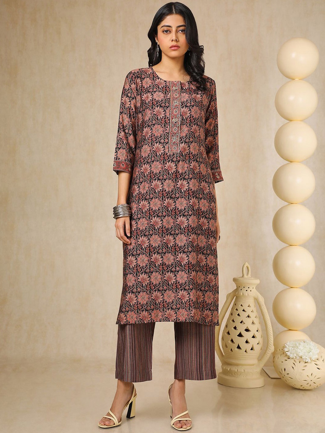 

Soch Floral Printed Round Neck Sequinned Straight Kurta With Palazzo, Black