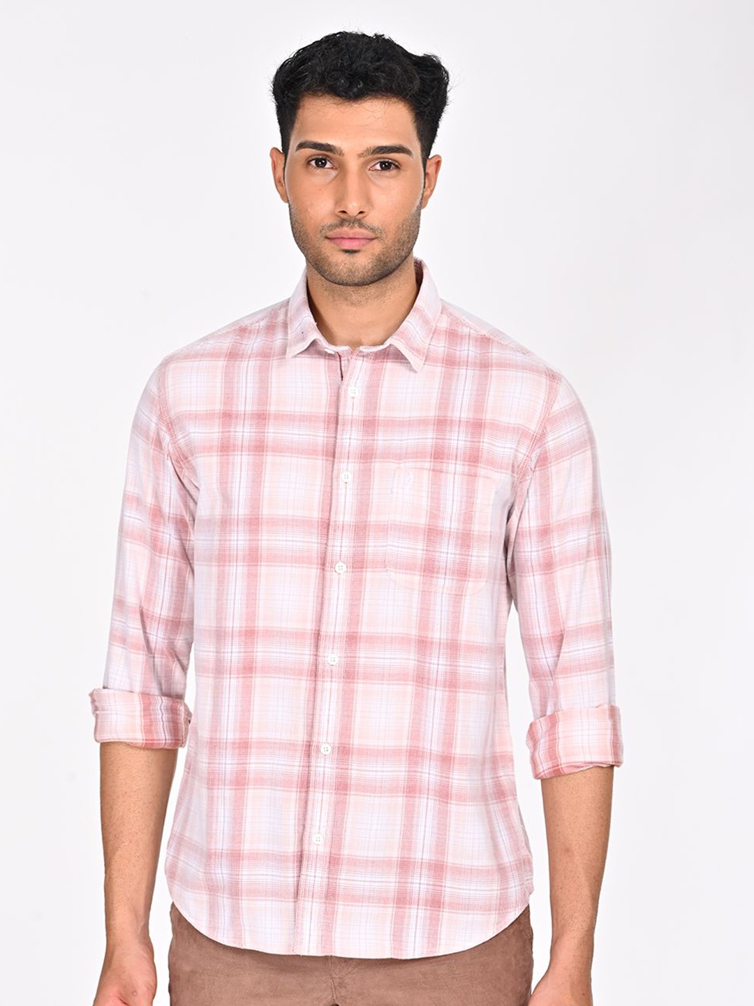 

Indian Terrain Men Classic Slim Fit Opaque Checked Casual Shirt, Red