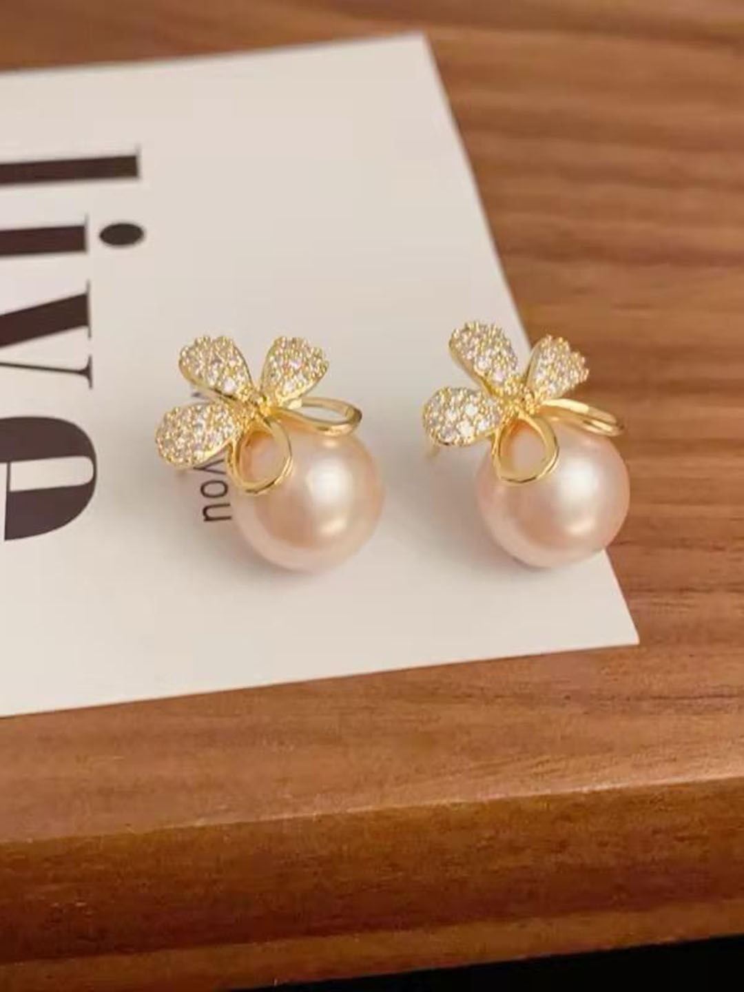 

MADDY SPACE Silver-Plated Pearls Beaded Floral Shaped Korean Studs, Gold